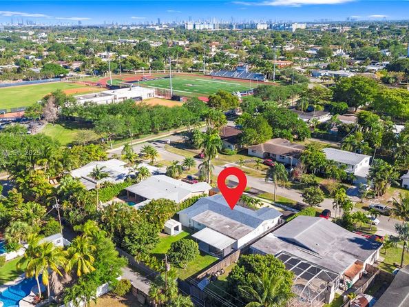 5401 Fillmore St, Hollywood FL 33021