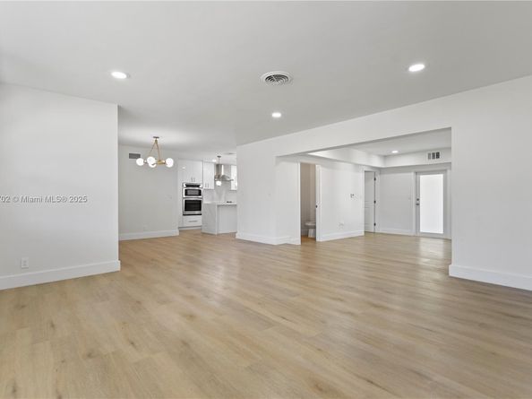 5401 Fillmore St, Hollywood FL 33021