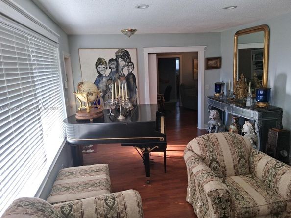 2100 N 54th Ave, Hollywood FL 33021