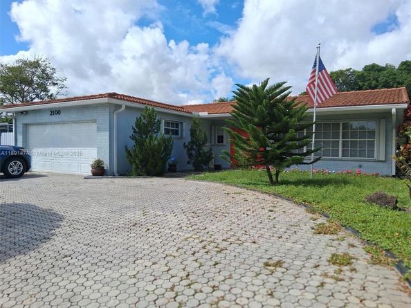 2100 N 54th Ave, Hollywood FL 33021