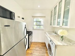 439 15th St 18, Miami Beach FL 33139