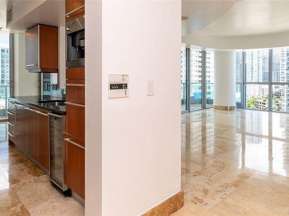 1331 Brickell Bay Dr 1402, Miami FL 33131