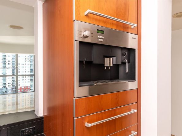 1331 Brickell Bay Dr 1402, Miami FL 33131