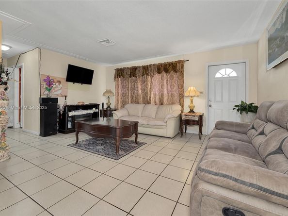 1412 NW 63rd Ave, Margate FL 33063