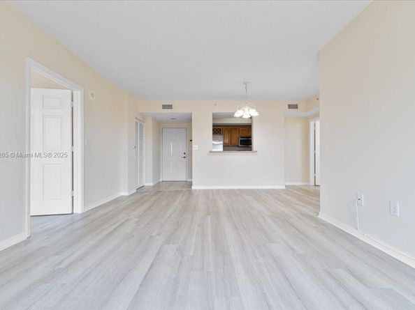 4242 NW 2 St 1601, Miami FL 33126