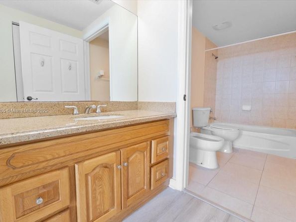 4242 NW 2 St 1601, Miami FL 33126