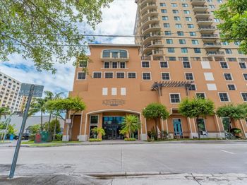 4242 NW 2 St