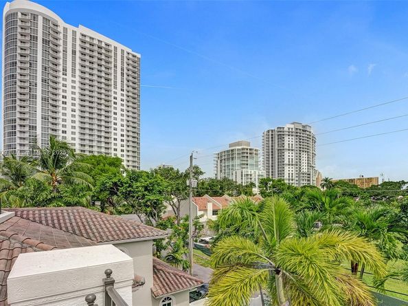 827 SE 2nd Ct, Fort Lauderdale FL 33301