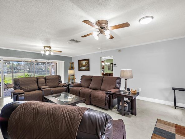 8750 NW 20th Ct, Sunrise FL 33322