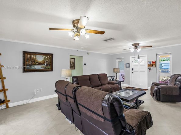 8750 NW 20th Ct, Sunrise FL 33322