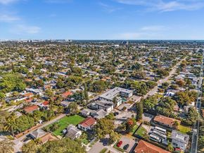 2539 Cleveland St, Hollywood FL 33020