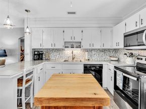 2539 Cleveland St, Hollywood FL 33020