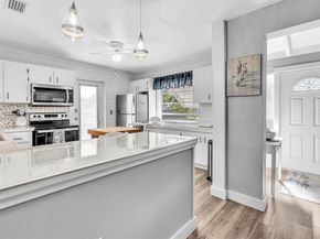 2539 Cleveland St, Hollywood FL 33020