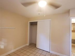 1450 NE 191st St 106, Miami FL 33179