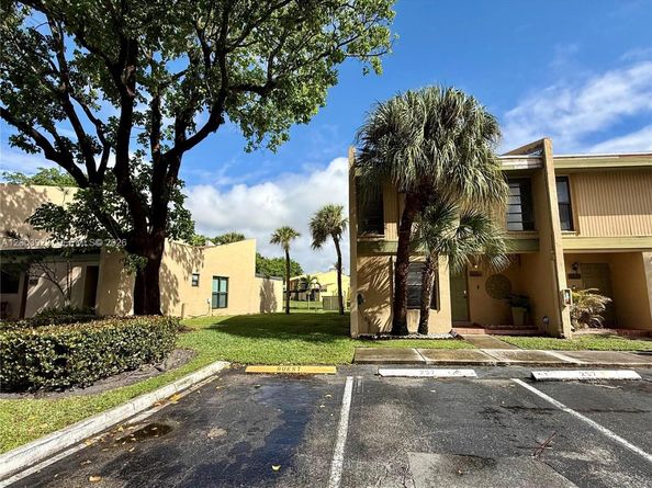 9251 NW 14th Ct 257, Pembroke Pines FL 33024
