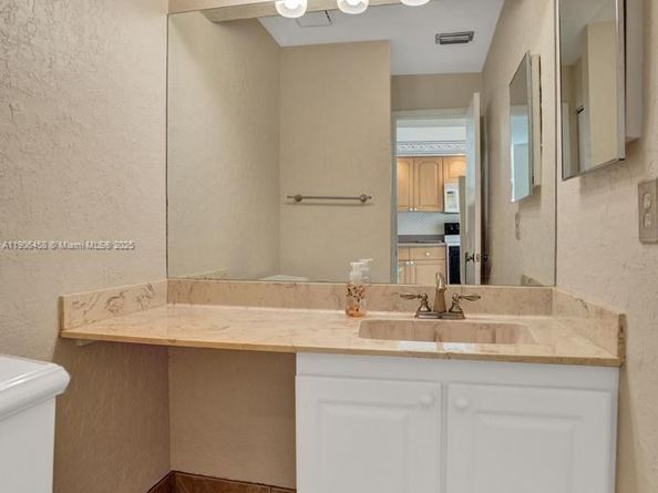 8465 Waterford Cir, Tamarac FL 33321