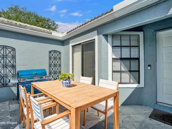 8465 Waterford Cir, Tamarac FL 33321