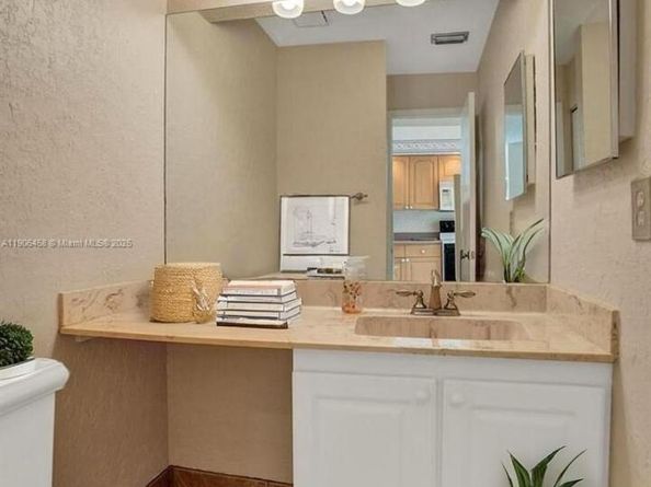 8465 Waterford Cir, Tamarac FL 33321