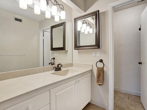 8465 Waterford Cir, Tamarac FL 33321