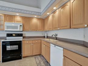 8465 Waterford Cir, Tamarac FL 33321