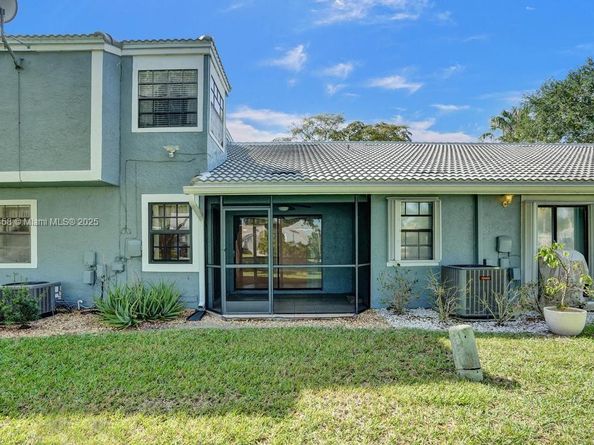 8465 Waterford Cir, Tamarac FL 33321