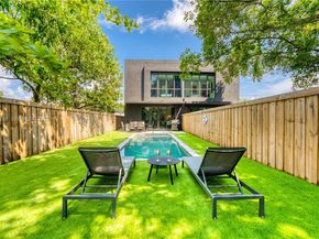 58 NW 52nd St, Miami FL 33127