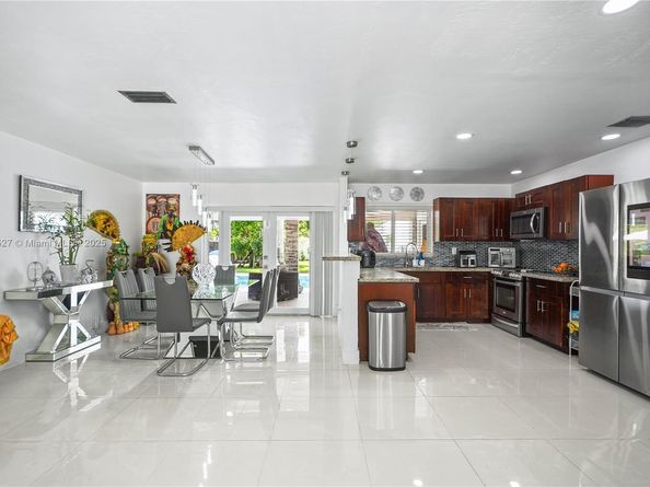 630 NW 16th St, Homestead FL 33030