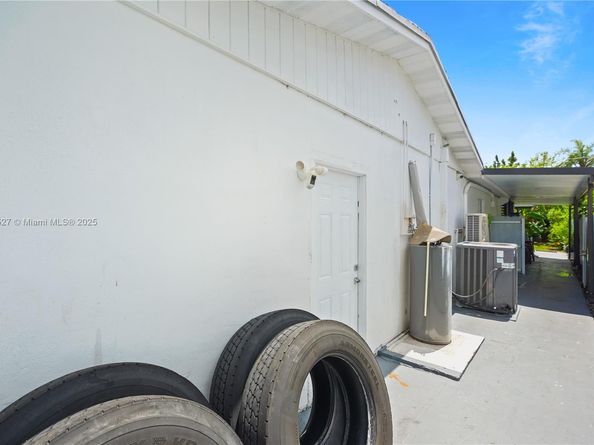 630 NW 16th St, Homestead FL 33030