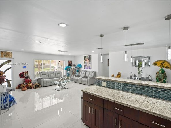 630 NW 16th St, Homestead FL 33030