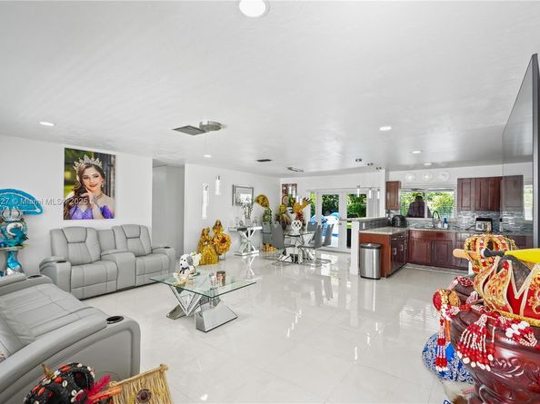 630 NW 16th St, Homestead FL 33030