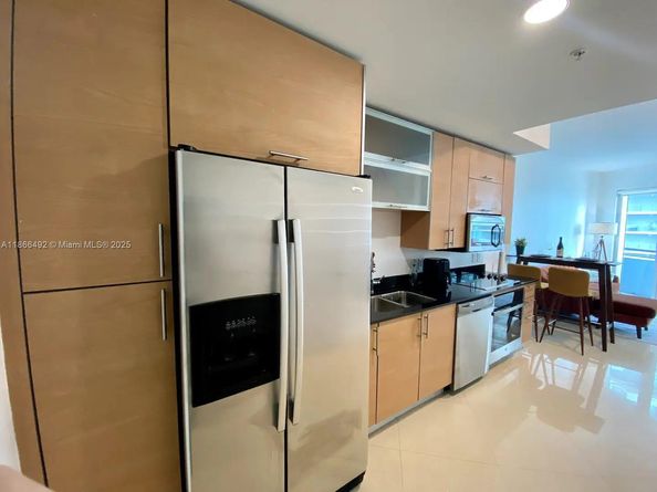 60 SW 13th St 4414, Miami FL 33130