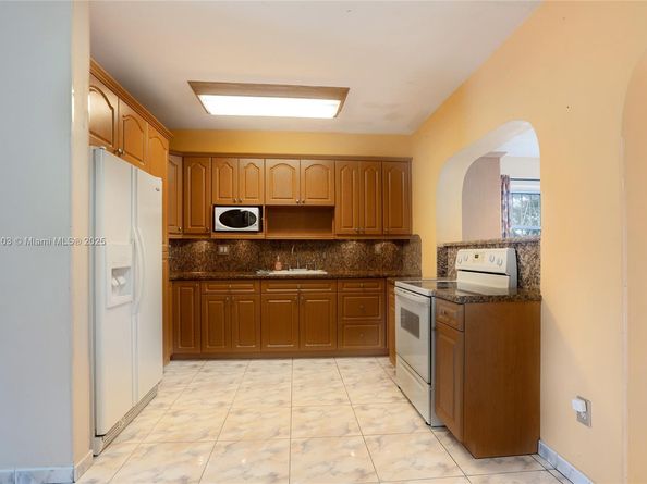 1180 NW 135th St, North Miami FL 33168