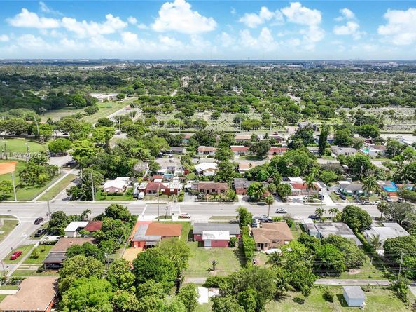1180 NW 135th St, North Miami FL 33168