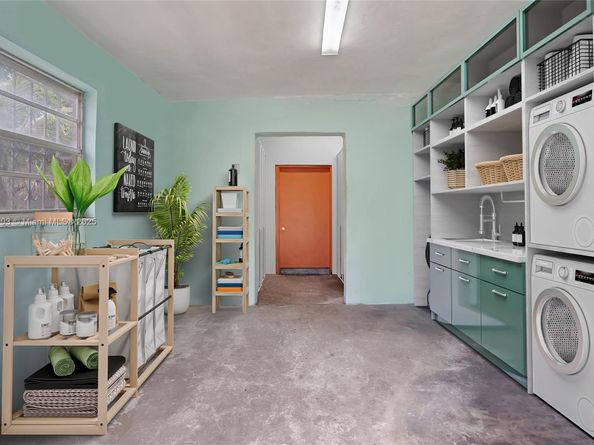 1180 NW 135th St, North Miami FL 33168