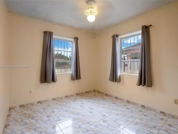 1180 NW 135th St, North Miami FL 33168