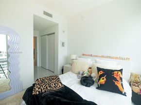 851 NE 1st Ave 811, Miami FL 33132