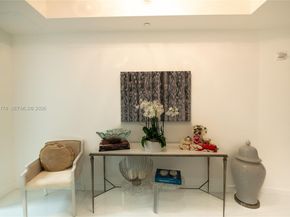 851 NE 1st Ave 811, Miami FL 33132