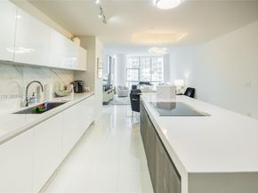 851 NE 1st Ave 811, Miami FL 33132