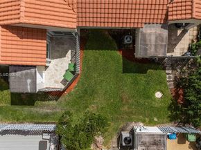 1411 Cottonwood Cir, Weston FL 33326