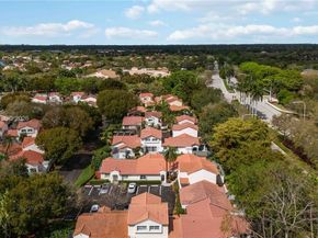 1411 Cottonwood Cir, Weston FL 33326