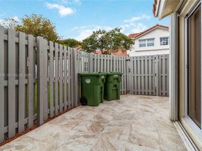 1411 Cottonwood Cir, Weston FL 33326