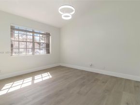 1411 Cottonwood Cir, Weston FL 33326