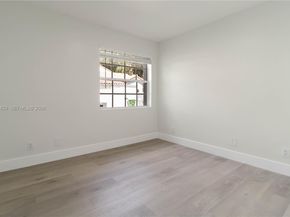 1411 Cottonwood Cir, Weston FL 33326