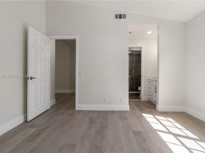 1411 Cottonwood Cir, Weston FL 33326