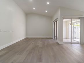 1411 Cottonwood Cir, Weston FL 33326