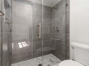 1411 Cottonwood Cir, Weston FL 33326