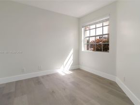 1411 Cottonwood Cir, Weston FL 33326