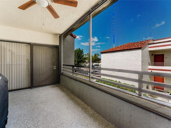 1100 N Hiatus Rd 1100, Pembroke Pines FL 33026