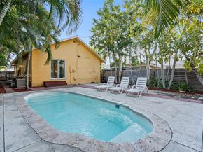 1547 Harrison St, Hollywood FL 33020