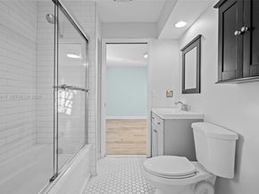 1547 Harrison St, Hollywood FL 33020